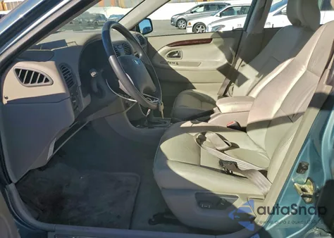 2002 Volvo V40 1.9T z USA, uszkodzony, nr VIN YV1VW29552F843684